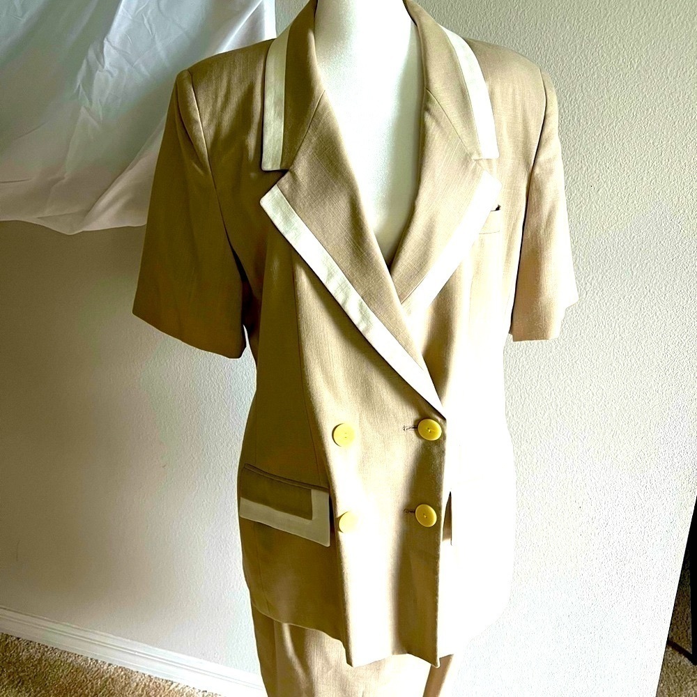 Oleg Cassini: NEW Fully Lined Tan skirt Set, short sleeve, off white trim Sz 14.